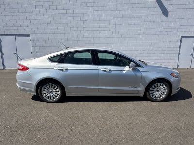 2016 Ford Fusion Hybrid SE