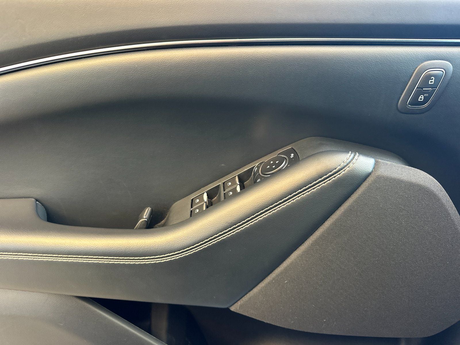 2022 Ford Mustang Mach-E Select