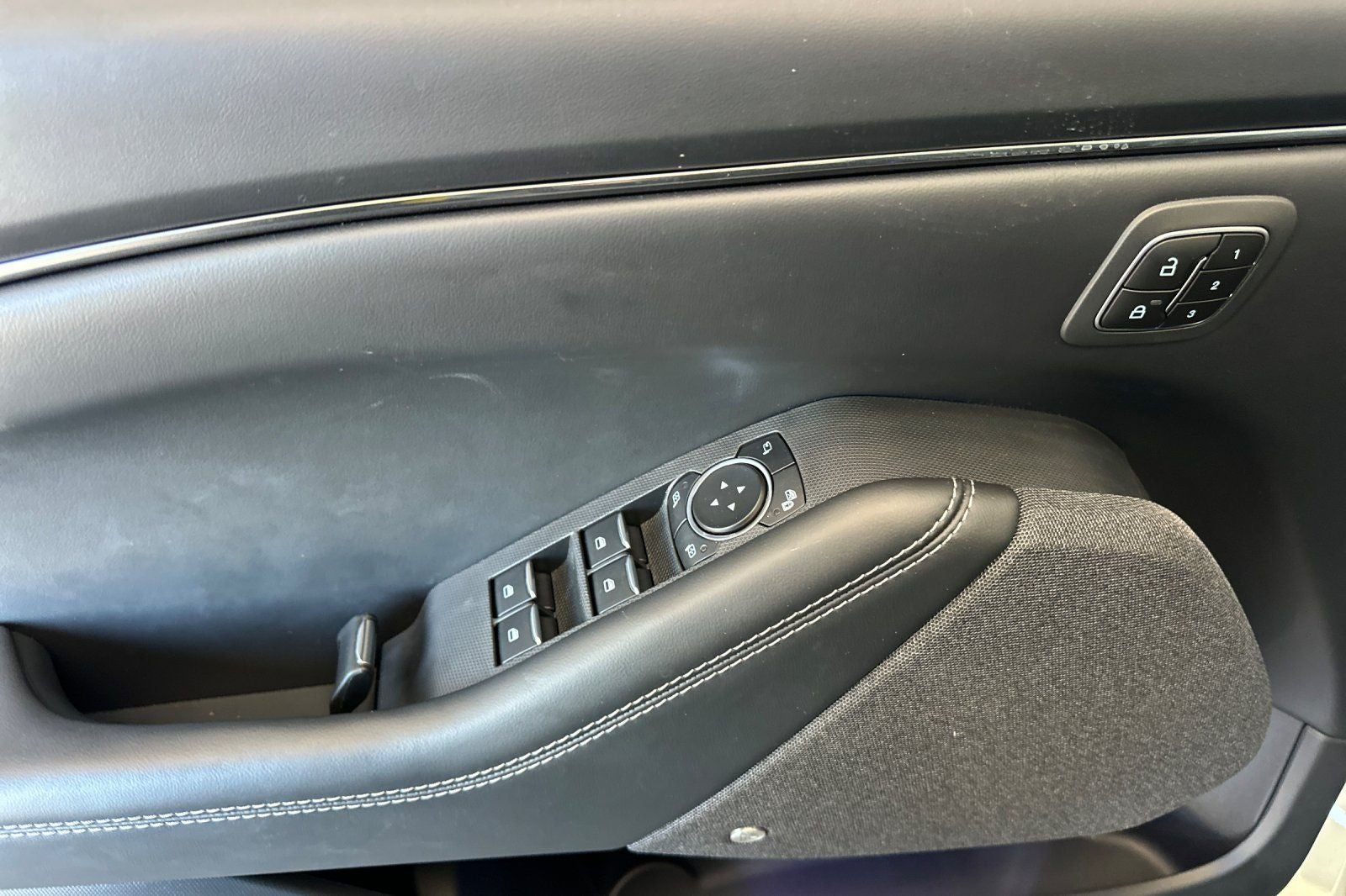 2025 Ford Mustang Mach-E Premium EXT BATTERY