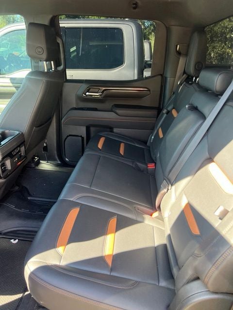 2023 GMC Sierra 1500 AT4 Crew Cab 4WD
