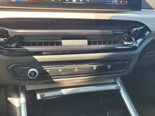 2025 BMW 3 Series 330i