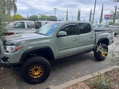 2023 Toyota Tacoma TRD Off-Road V6 DCAB 4WD Lifted w/Winch & Upgraded Wheels