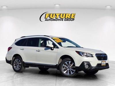2018 Subaru Outback 3.6R Touring AWD W/ Navigation