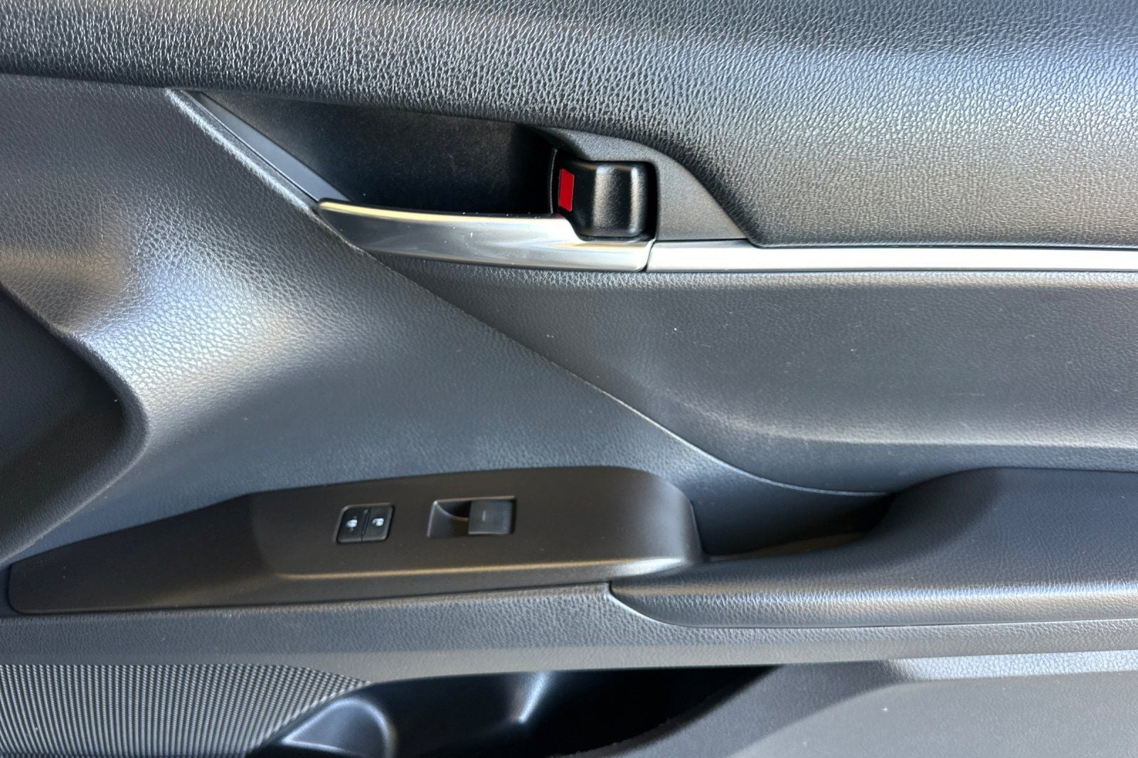 2021 Toyota Camry Hybrid LE