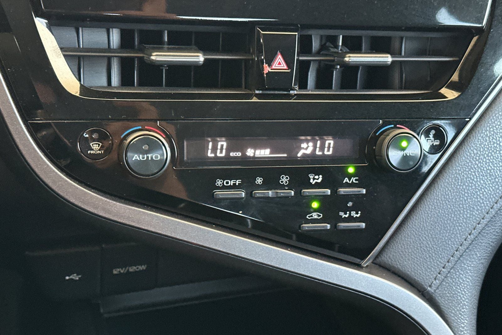2021 Toyota Camry Hybrid LE