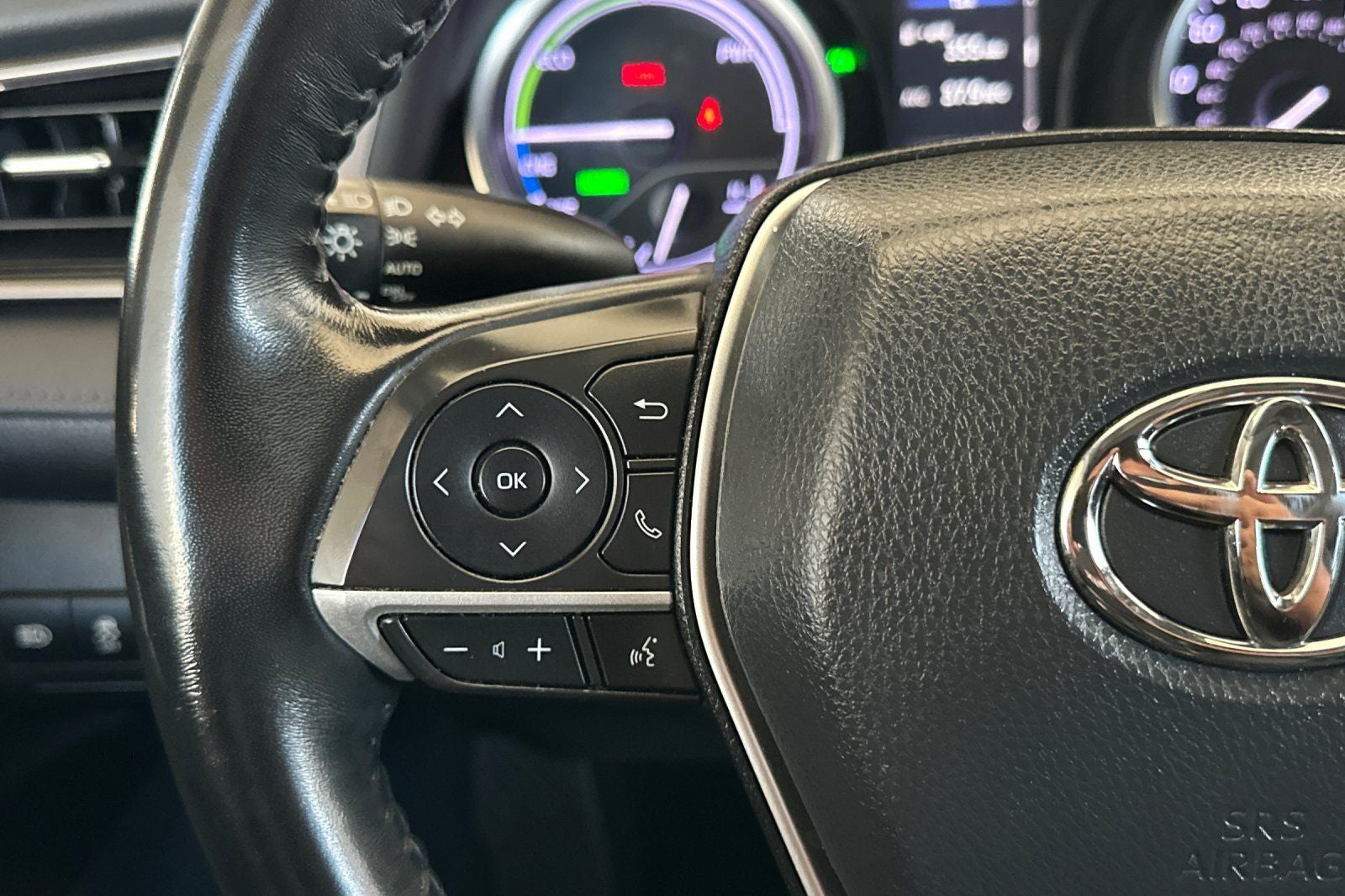 2021 Toyota Camry Hybrid LE