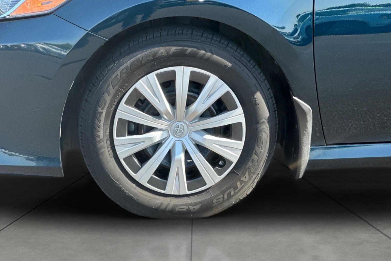 2021 Toyota Camry Hybrid LE