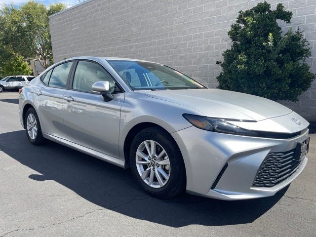 2025 Toyota Camry LE Hybrid