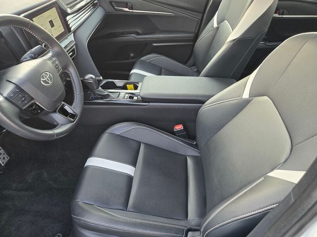 2025 Toyota Camry SE Hybrid