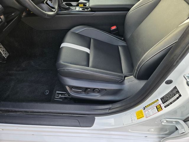 2025 Toyota Camry SE Hybrid