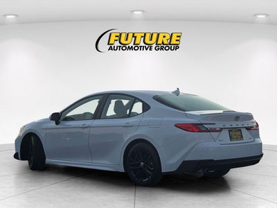2025 Toyota Camry SE Hybrid