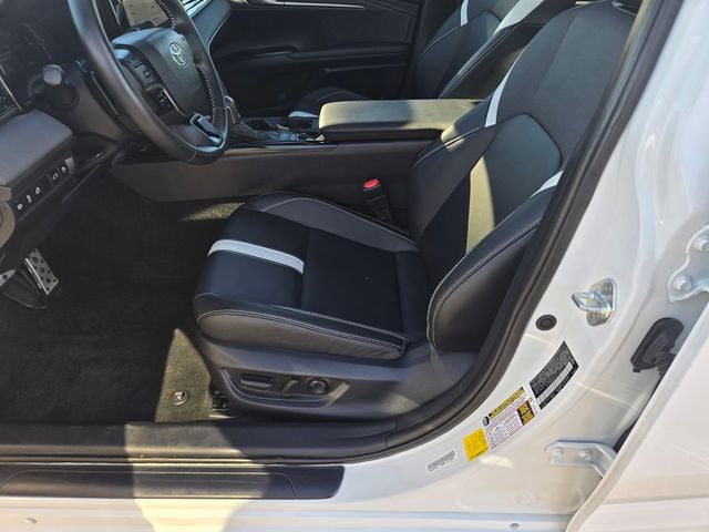 2025 Toyota Camry SE W/ Convenience Pkg. & Moonroof