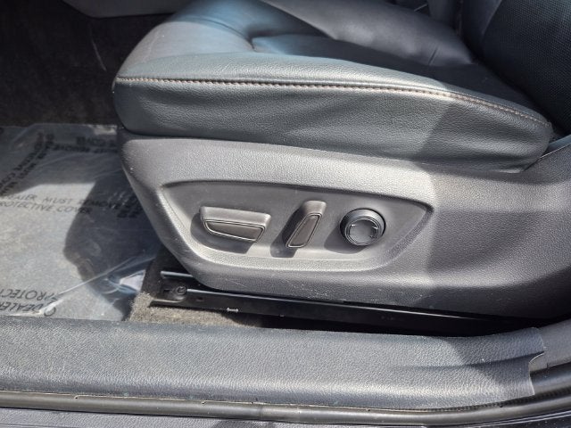2020 Toyota Camry Hybrid XLE