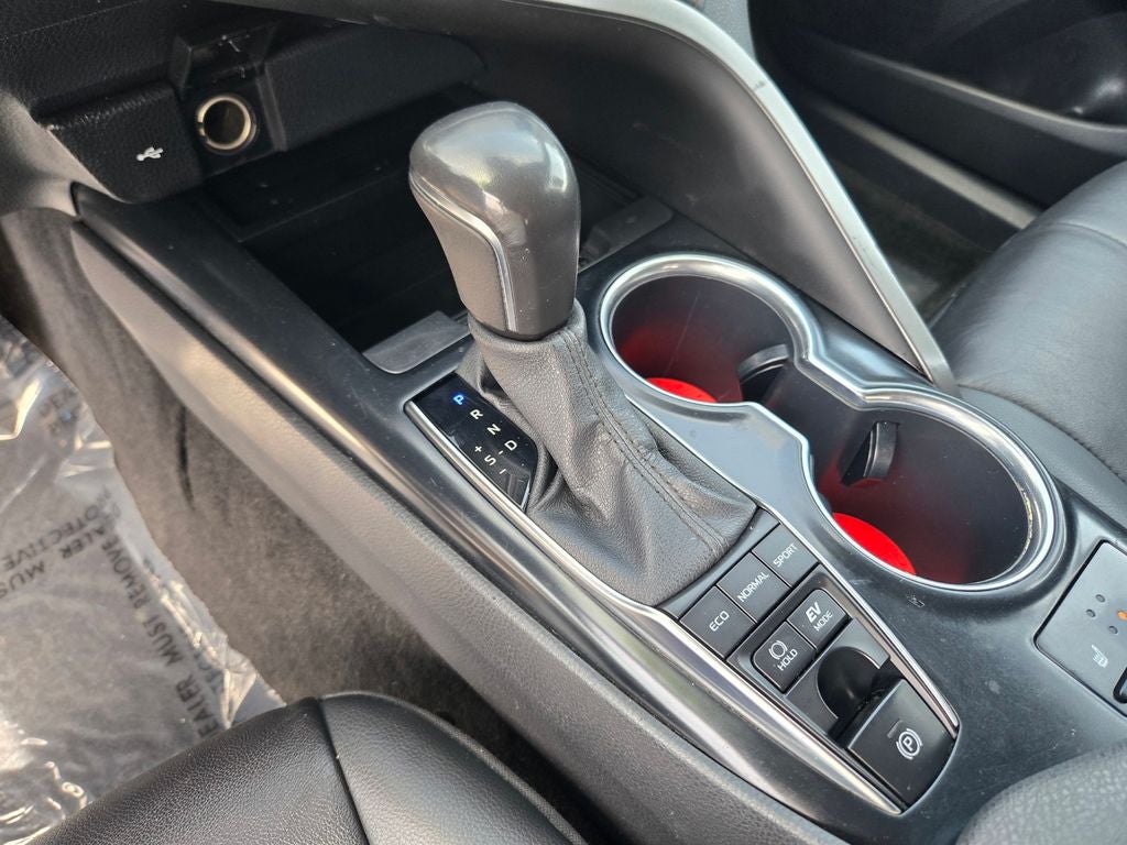 2020 Toyota Camry Hybrid XLE