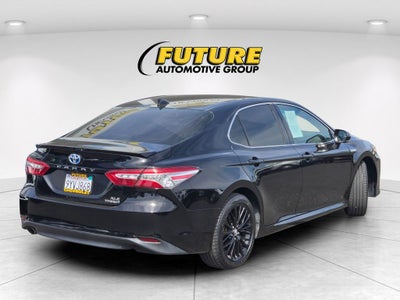 2020 Toyota Camry Hybrid XLE