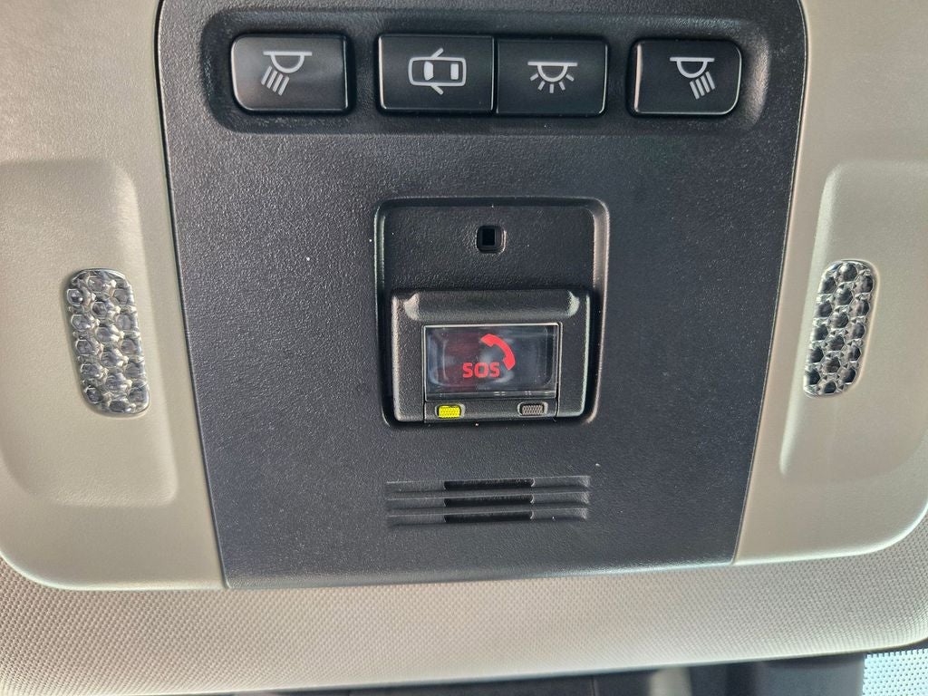 2020 Toyota Camry Hybrid XLE