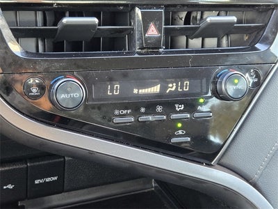 2024 Toyota Camry SE Sedan