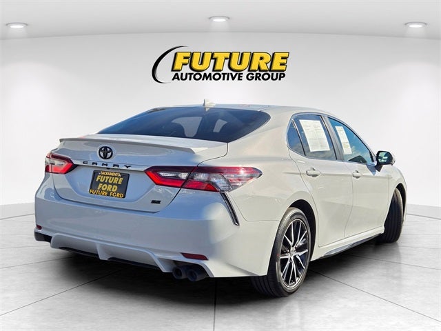2024 Toyota Camry SE Sedan