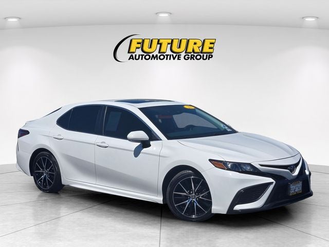 2023 Toyota Camry SE Sedan w/Moonroof