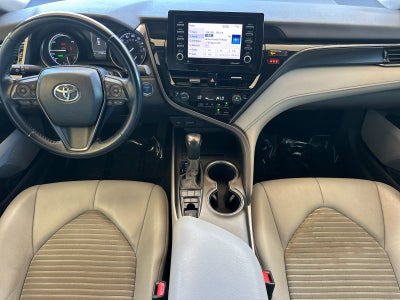 2022 Toyota Camry Hybrid SE