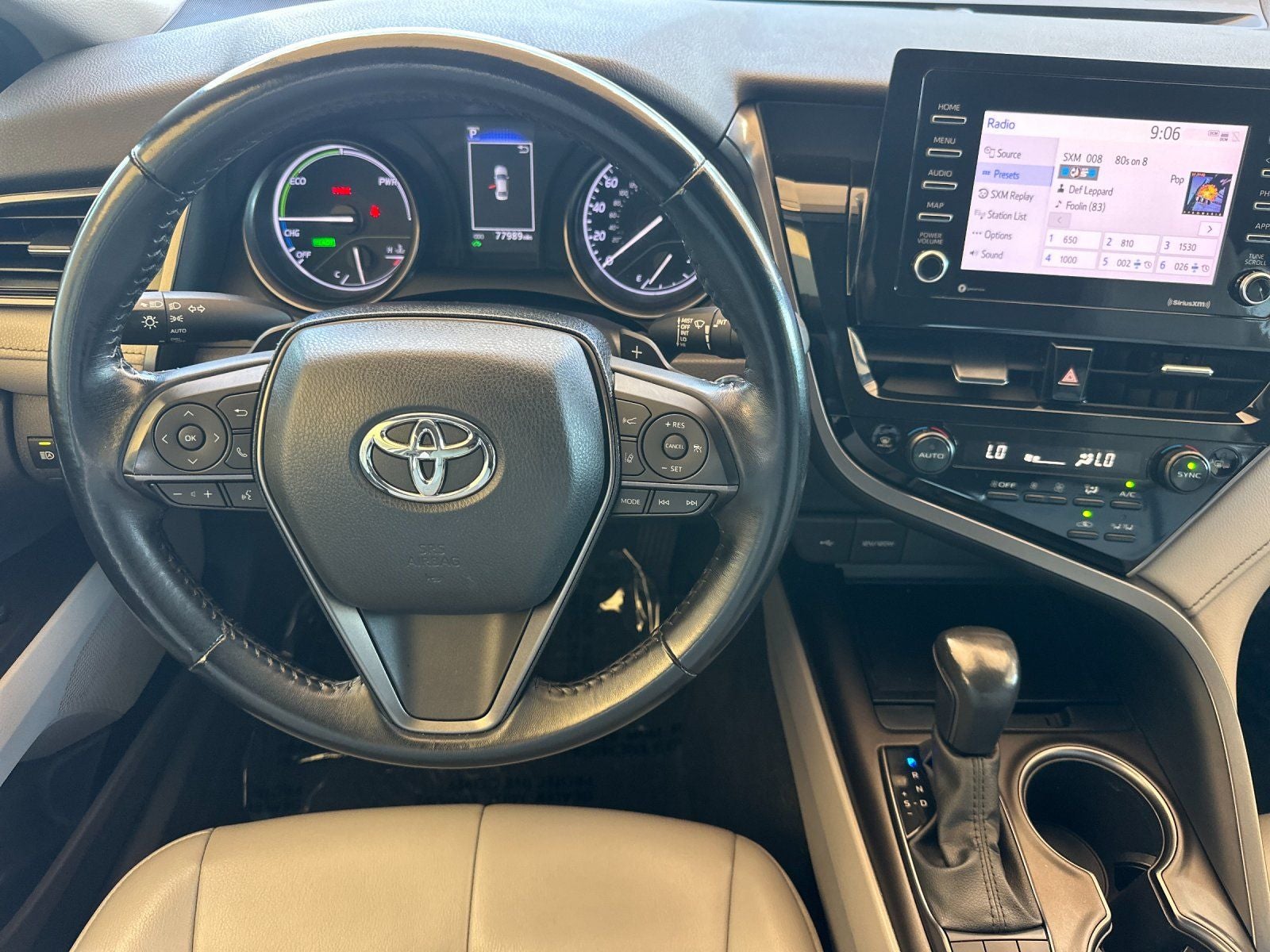 2022 Toyota Camry Hybrid SE