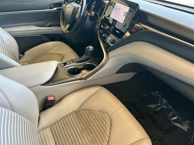 2022 Toyota Camry Hybrid SE
