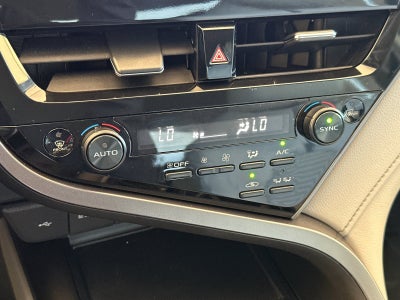 2022 Toyota Camry Hybrid SE