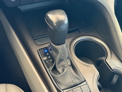 2022 Toyota Camry Hybrid SE
