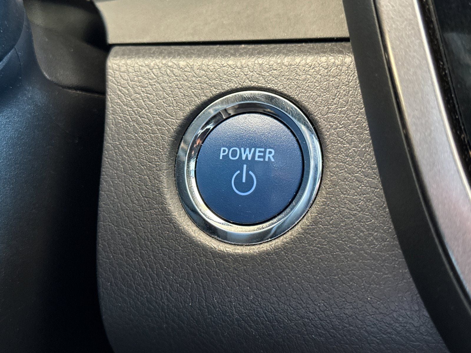 2022 Toyota Camry Hybrid SE