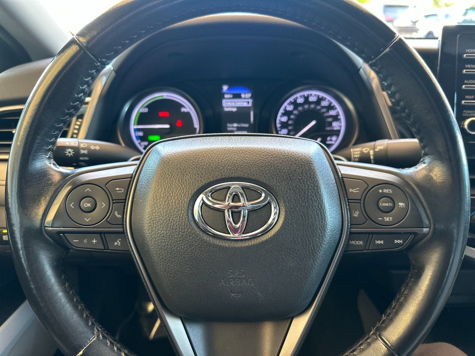 2022 Toyota Camry Hybrid SE