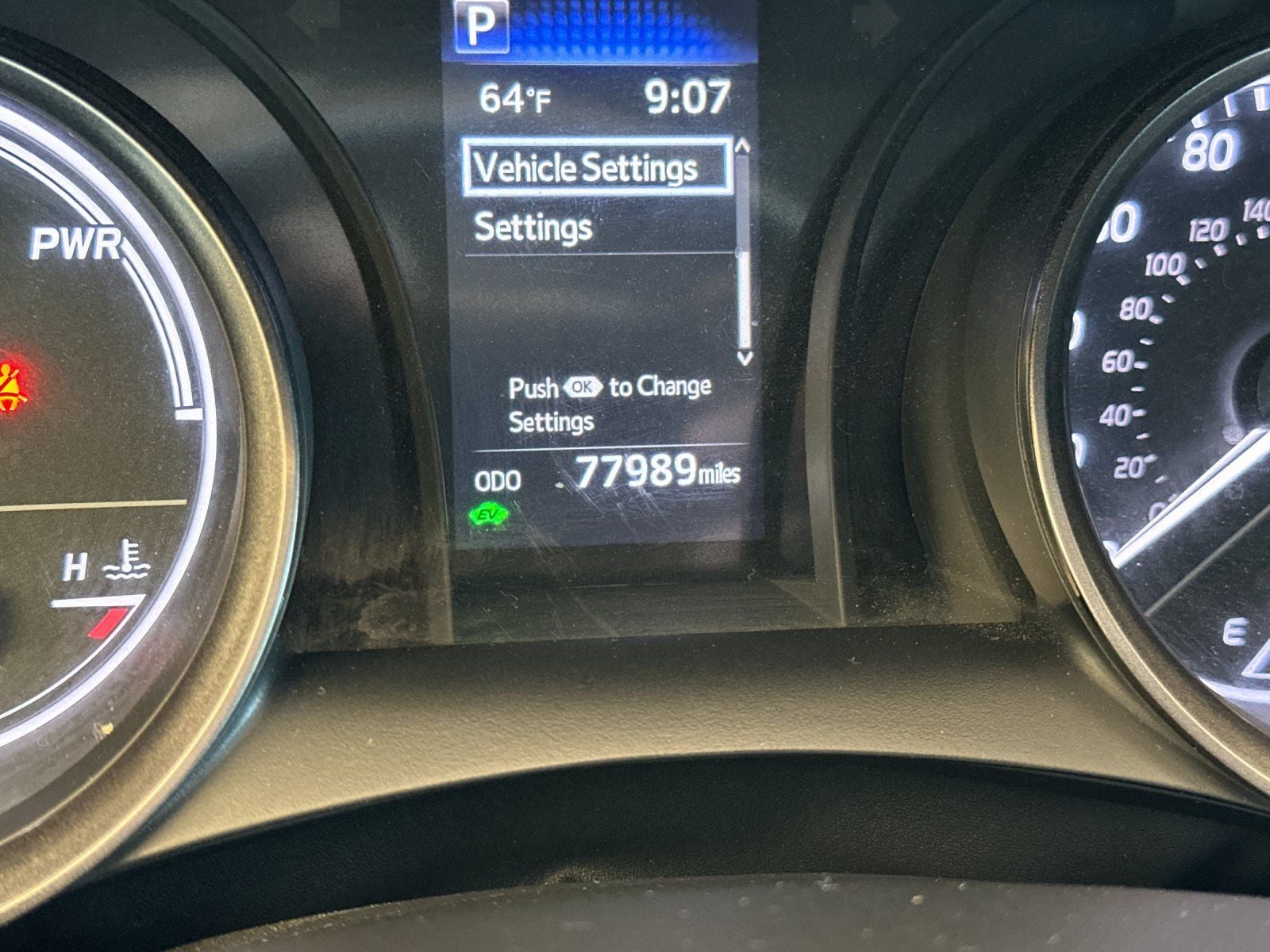 2022 Toyota Camry Hybrid SE