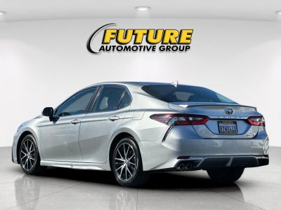 2022 Toyota Camry Hybrid SE