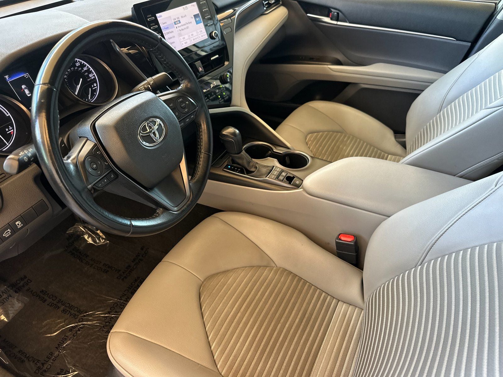 2022 Toyota Camry Hybrid SE
