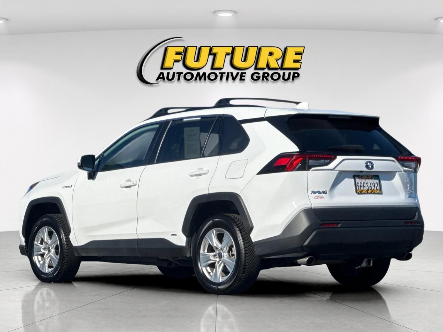 2021 Toyota RAV4 Hybrid XLE