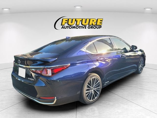2022 Lexus ES 300h