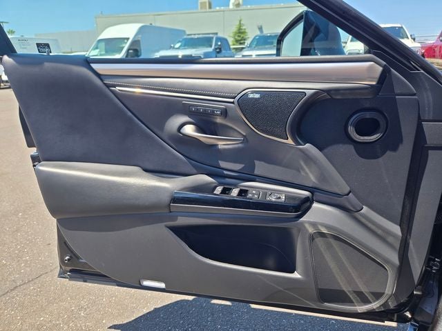 2022 Lexus ES 350 F Sport Sedan w/Nav & Mark Levinson Package