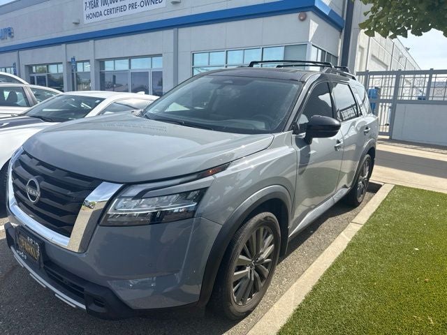2024 Nissan Pathfinder SL
