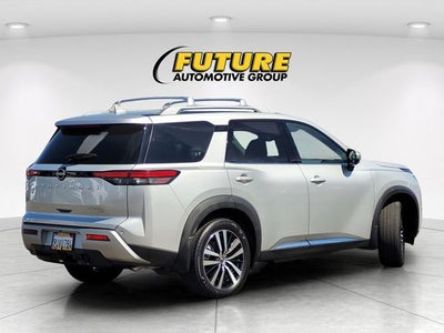 2025 Nissan Pathfinder Platinum