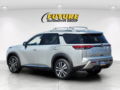 2025 Nissan Pathfinder Platinum
