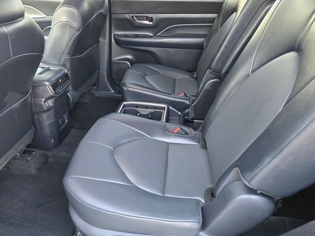 2025 Toyota Grand Highlander XLE AWD W/ Navigation