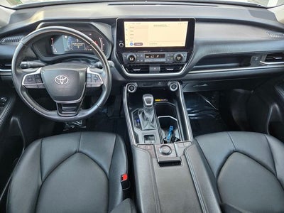 2025 Toyota Grand Highlander XLE AWD W/ Navigation