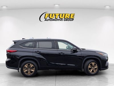 2023 Toyota Highlander Hybrid Bronze Edition