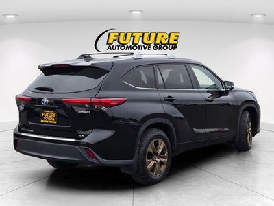 2023 Toyota Highlander Hybrid Bronze Edition