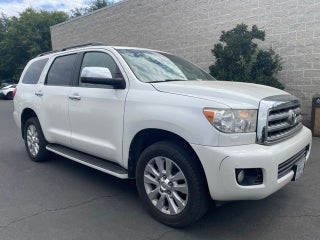2017 Toyota Sequoia Platinum 4WD W/ Navigation and Moonroof