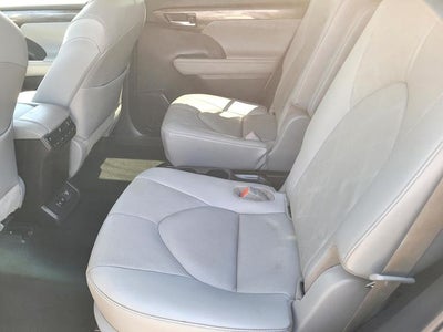 2021 Toyota Highlander Hybrid Platinum
