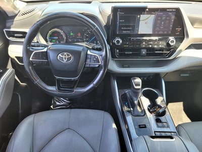2021 Toyota Highlander Hybrid Platinum