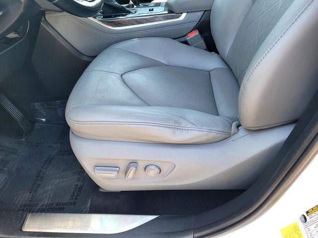 2021 Toyota Highlander Hybrid Platinum
