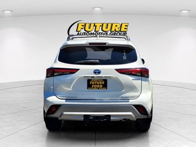2021 Toyota Highlander Hybrid Platinum