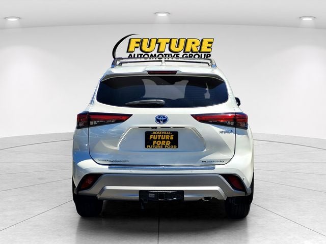 2021 Toyota Highlander Hybrid Platinum