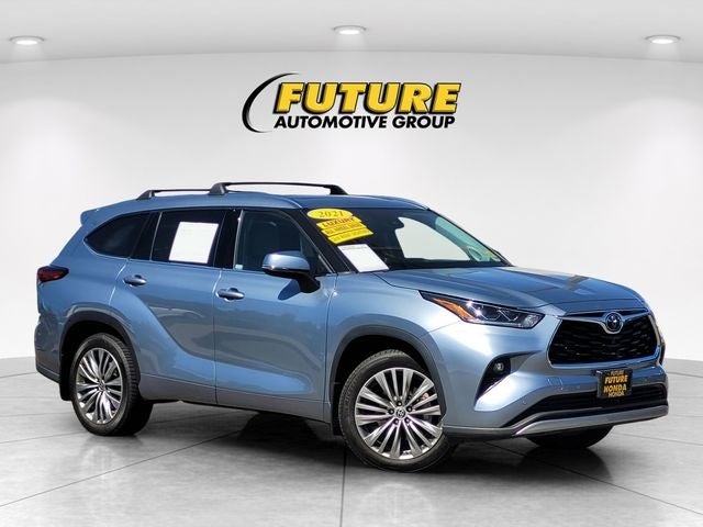 2021 Toyota Highlander Platinum AWD W/ Navigation and Panoramic Roof